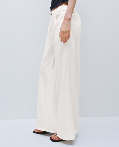  URBAN REVIVO - Quần jeans nữ ống rộng cá tính 