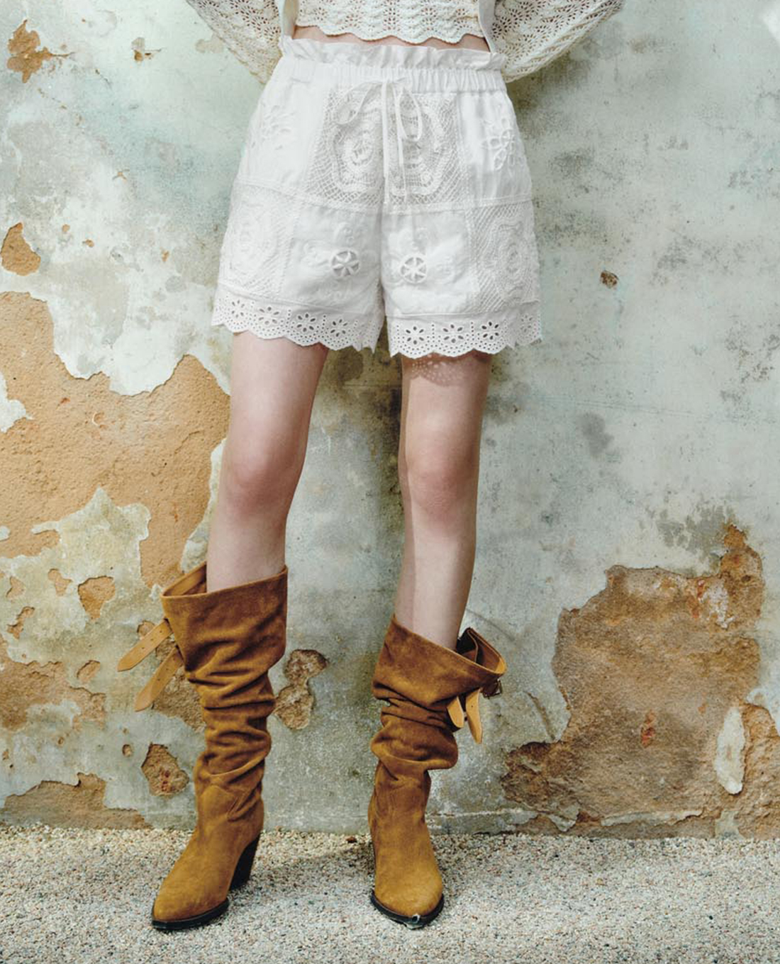 URBAN REVIVO - Quần short nữ ống rộng phối ren Leisure