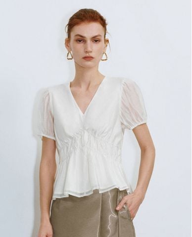  URBAN REVIVO - Áo kiểu nữ cổ V tay ngắn phom ôm nhún bèo Skater 