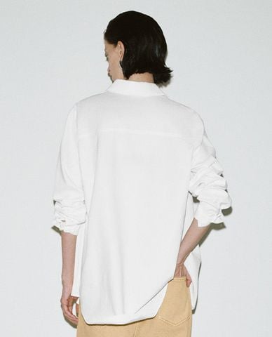  URBAN REVIVO - Áo sơ mi nữ cổ bẻ tay dài Button Up Loose 