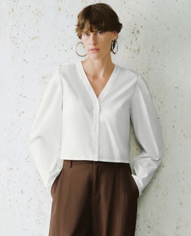  URBAN REVIVO - Áo sơ mi nữ cổ V thanh lịch 