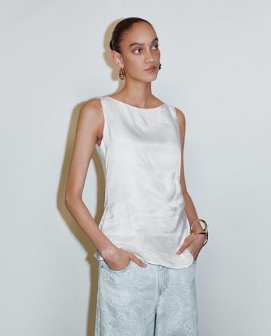  URBAN REVIVO - Áo sát nách nữ cổ thuyền lệch tà 