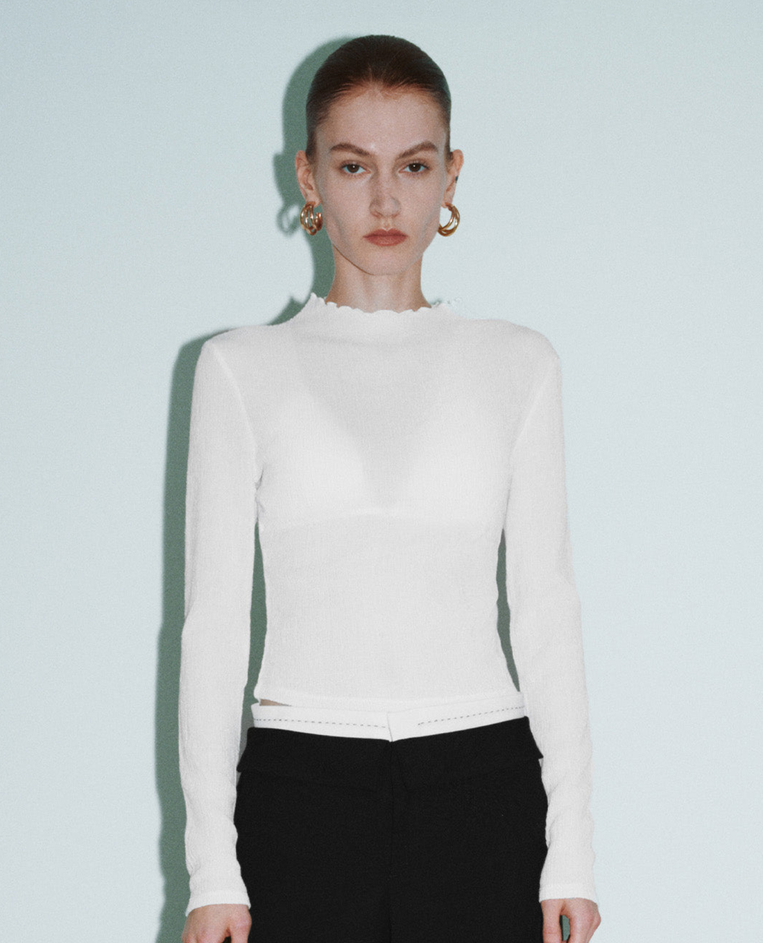 URBAN REVIVO - Áo thun nữ tay dài phom ôm Mock Neck