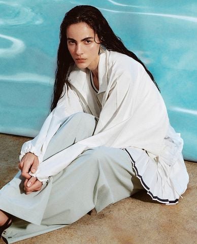  URBAN REVIVO - Áo khoác gió nữ cổ trụ phối dây rút 