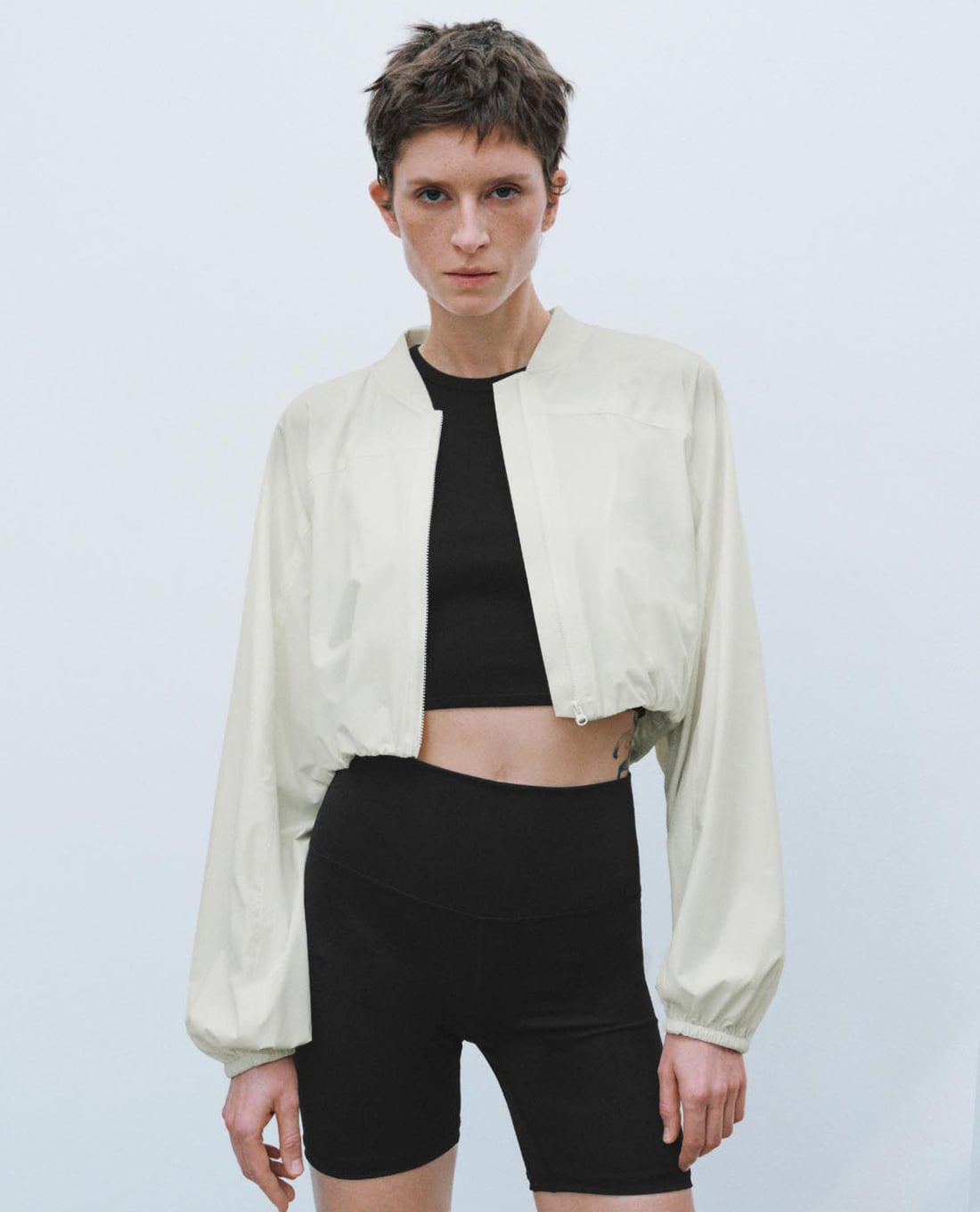 URBAN REVIVO - Áo khoác bomber nữ phom croptop