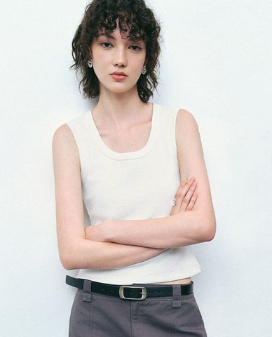  URBAN REVIVO - Áo sát nách dệt kim nữ phom croptop 