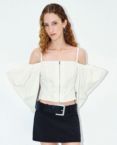  URBAN REVIVO - Áo hai dây nữ phom croptop tay phồng phối zip cá tính 