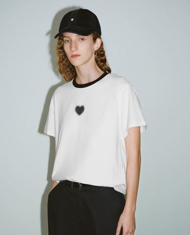  URBAN REVIVO - Áo thun nữ cổ tròn tay ngắn trẻ trung Straight 