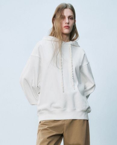  URBAN REVIVO - Áo hoodie nữ phối mũ cá tính 