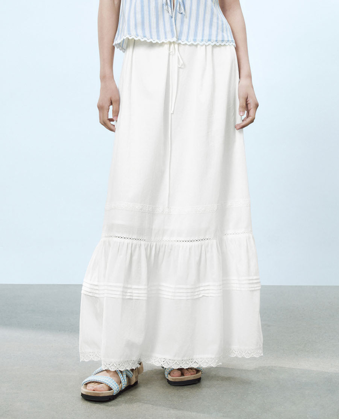 URBAN REVIVO - Chân váy chữ A maxi xếp tầng thanh lịch