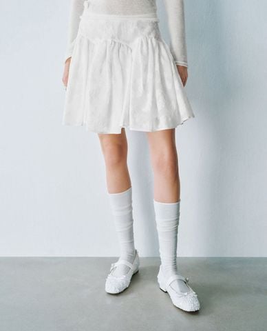  URBAN REVIVO - Chân váy chữ A mini trẻ trung 