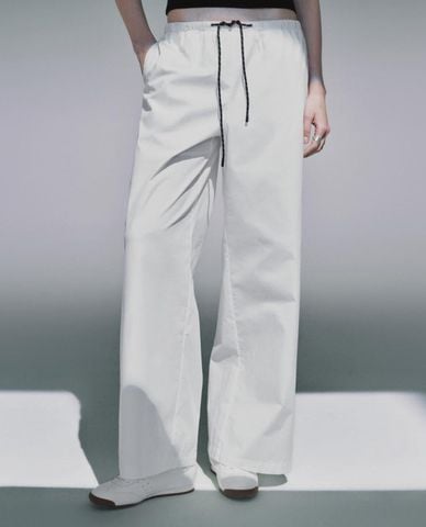  URBAN REVIVO - Quần nữ ống rộng lưng cao phối dây rút 