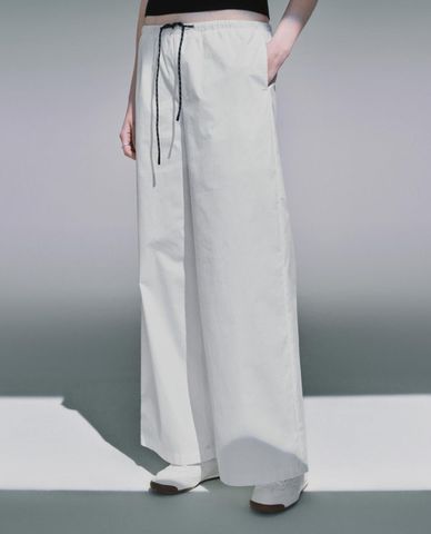  URBAN REVIVO - Quần nữ ống rộng lưng cao phối dây rút 