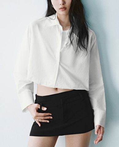  URBAN REVIVO - Áo sơ mi nữ cổ bẻ tay dài phom croptop 