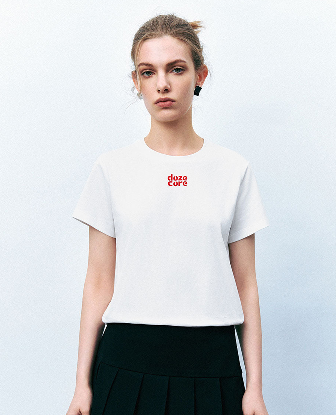 URBAN REVIVO - Áo thun nữ in hình nổi bật Letter Printed