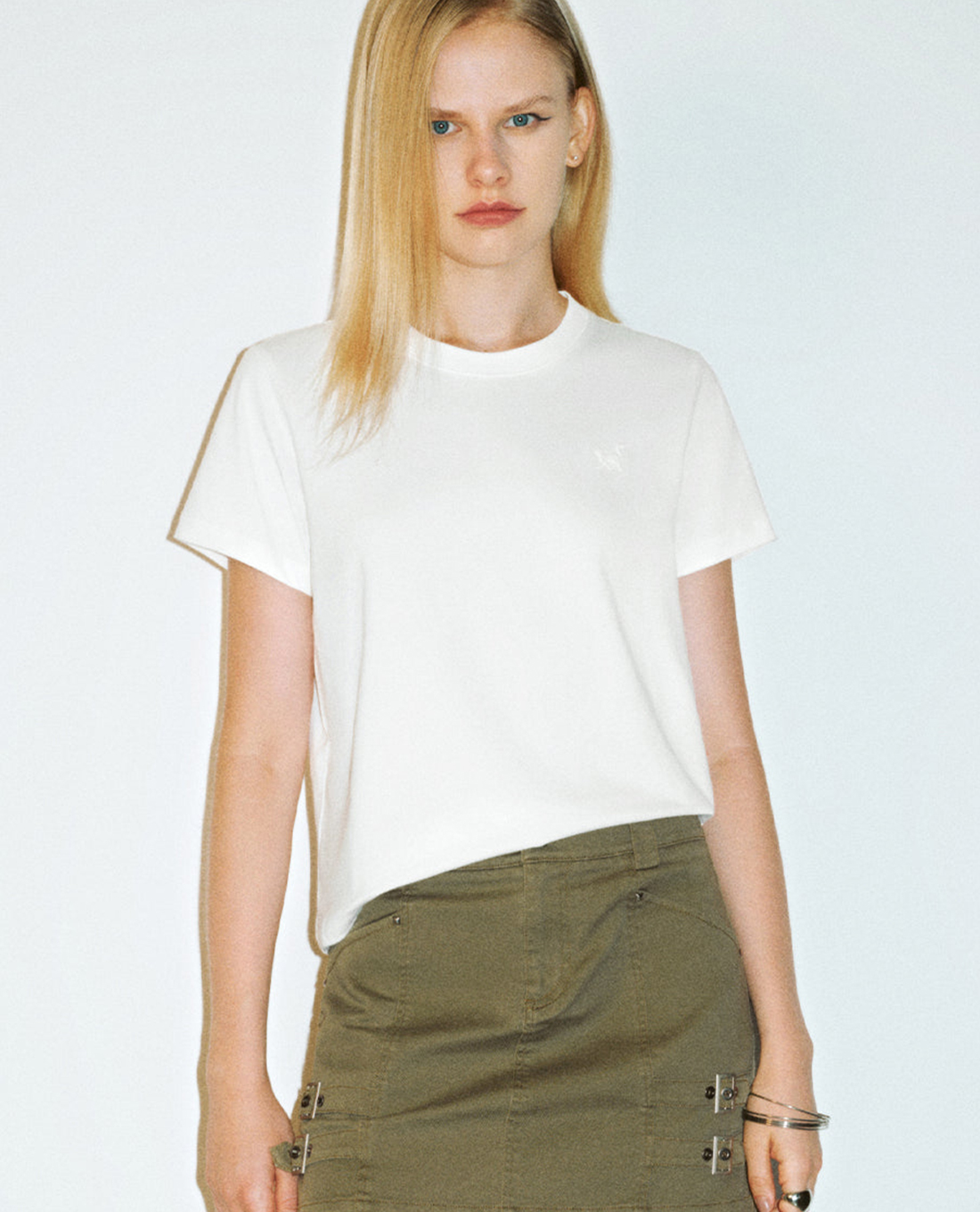 URBAN REVIVO - Áo thun nữ cổ tròn tay ngắn Crew Neck