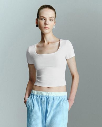  URBAN REVIVO - Áo croptop nữ cổ vuông tay ngắn 