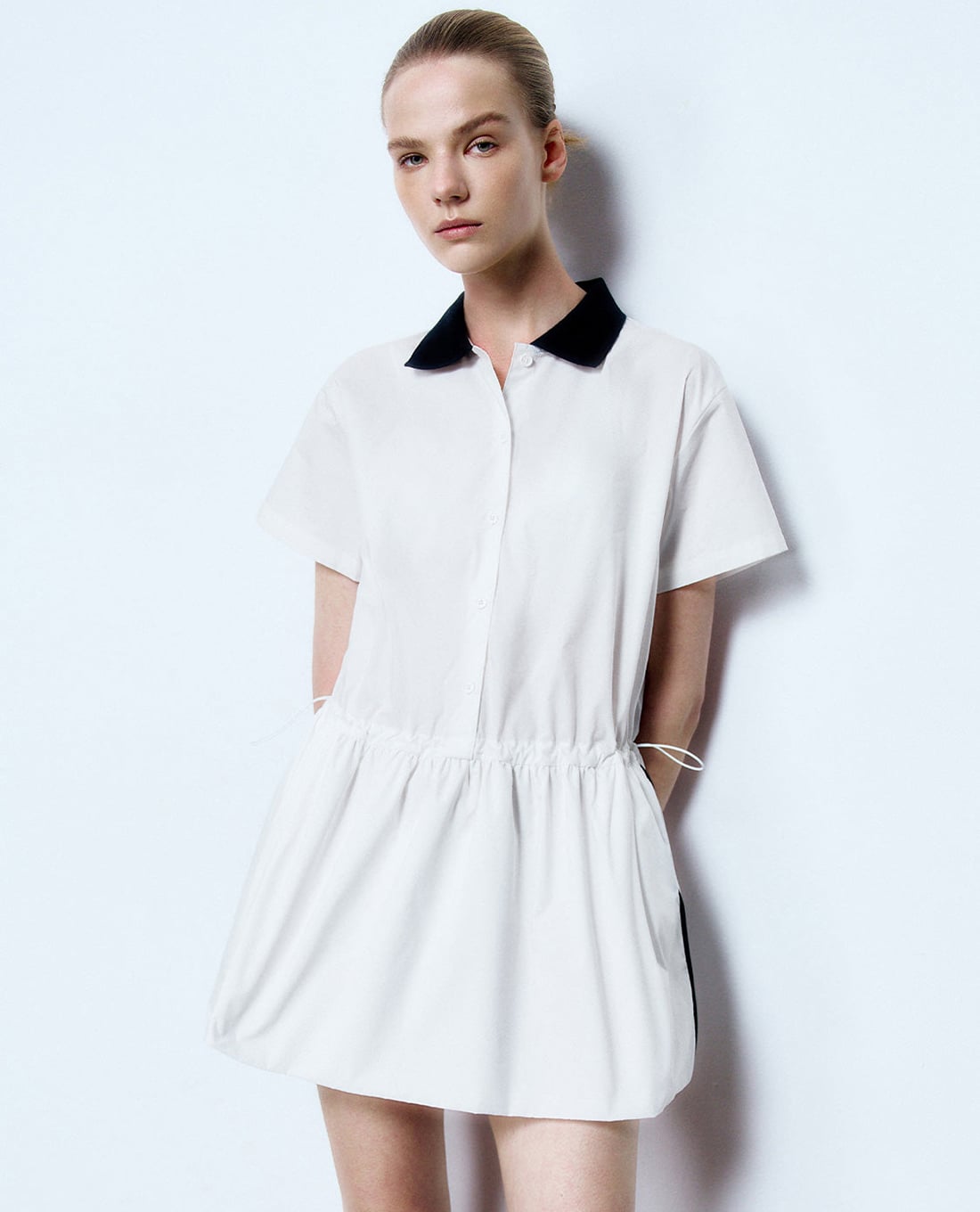 URBAN REVIVO - Đầm sơ mi mini cổ bẻ A Line