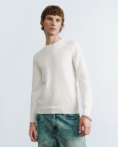  URBAN REVIVO - Áo dệt kim nam cổ tròn tay dài trẻ trung 