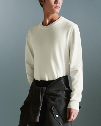  URBAN REVIVO - Áo dệt kim nam cổ tròn tay dài trẻ trung 