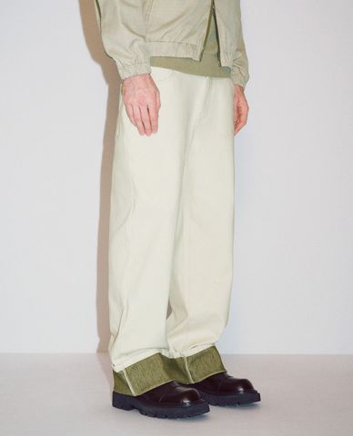  URBAN REVIVO - Quần jeans nam ống rộng xắn gấu Straight 