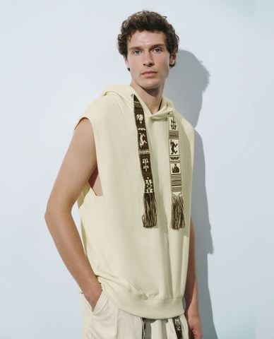  URBAN REVIVO - Áo ba lỗ nam phối mũ trùm 