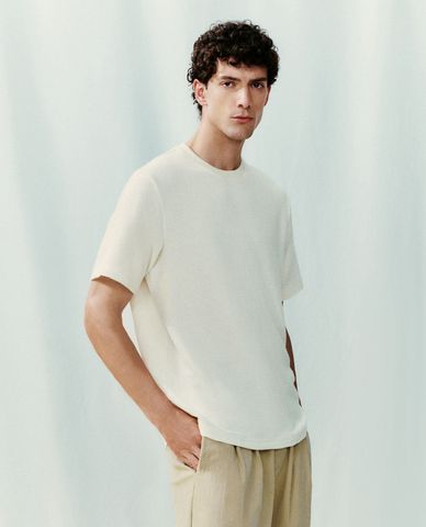  URBAN REVIVO - Áo thun nam cổ tròn tay ngắn Textured Straight 