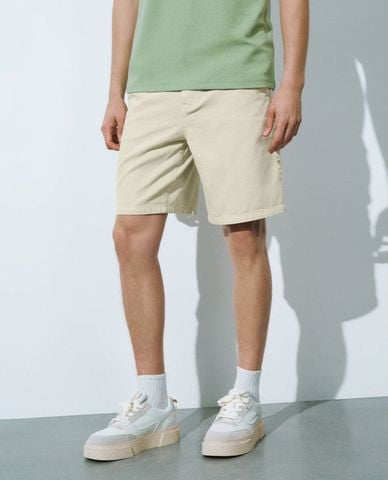  URBAN REVIVO - Quần shorts jean nam Loose Denim 