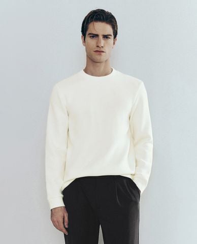  URBAN REVIVO - Áo thun nam cổ tròn tay dài trẻ trung 