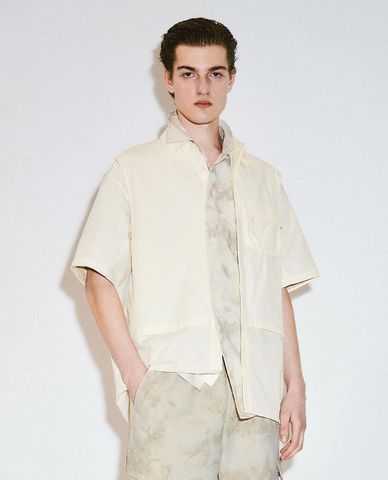  URBAN REVIVO - Áo sơ mi nam cổ bẻ tay ngắn hiện đại 