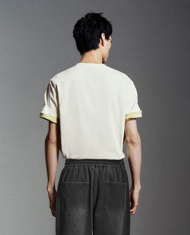  URBAN REVIVO - Áo thun nam cổ tròn tay ngắn in chữ 