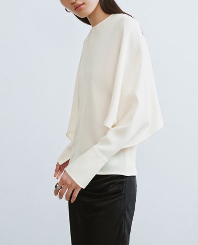  URBAN REVIVO - Áo kiểu nữ cổ tròn tay dài thanh lịch Loose Blouse 