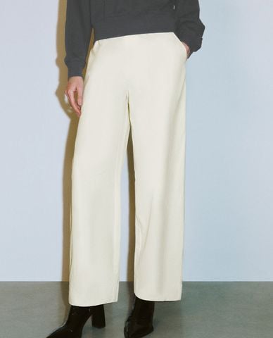  URBAN REVIVO - Quần nữ ống rộng Carrot Fit 