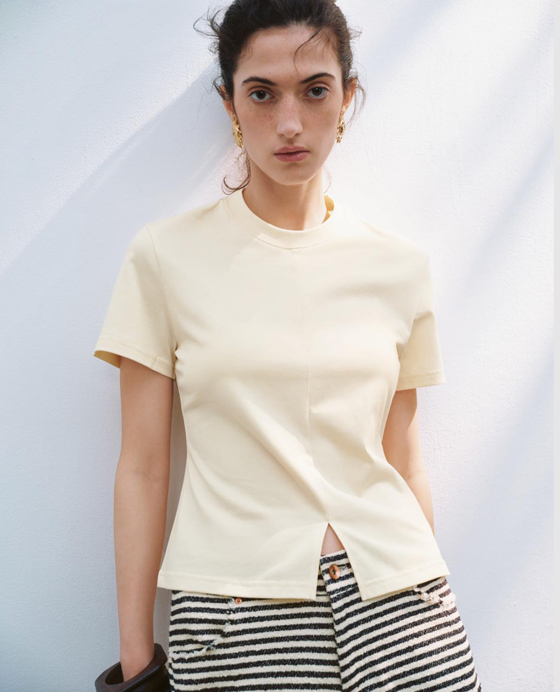 URBAN REVIVO - Áo thun nữ cổ tròn tay ngắn