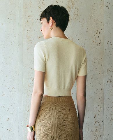  URBAN REVIVO - Áo dệt kim nữ cổ tròn tay ngắn phom croptop 