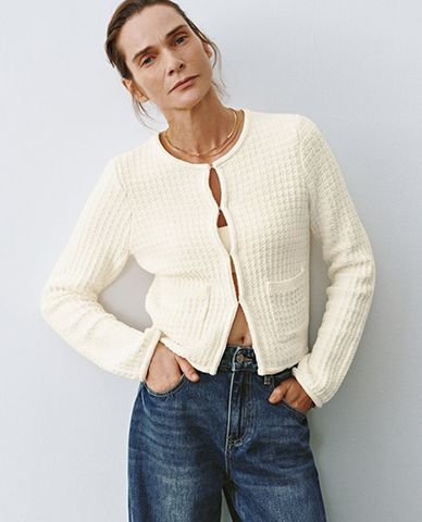  URBAN REVIVO - Áo khoác cardigan nữ cổ tròn tay dài hiện đại 