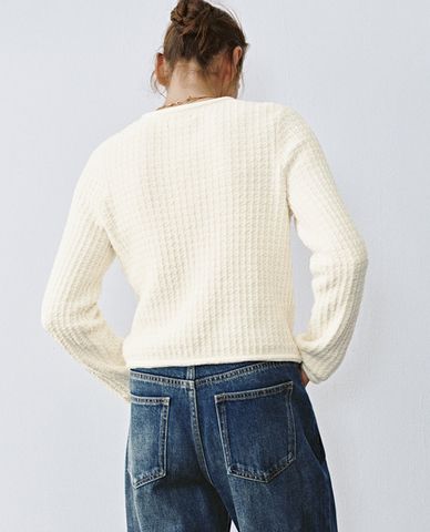  URBAN REVIVO - Áo khoác cardigan nữ cổ tròn tay dài hiện đại 