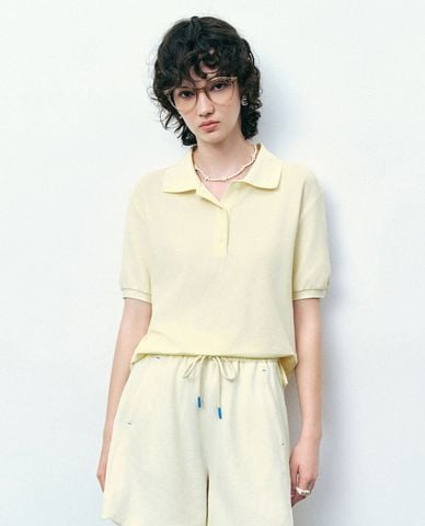  URBAN REVIVO - Áo polo nữ cổ bẻ tay ngắn Button Half Placket Strtaight 