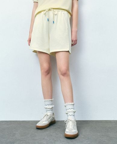  URBAN REVIVO - Quần short nữ ống rộng lưng thun phối dây rút 