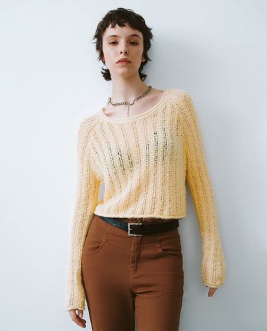  URBAN REVIVO - Áo dệt kim nữ tay dài phom croptop trẻ trung 