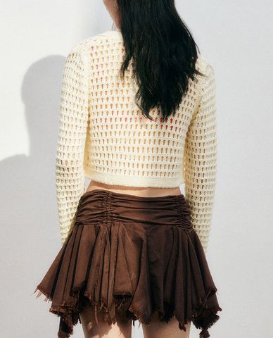  URBAN REVIVO - Áo khoác cardigan nữ phom croptop 