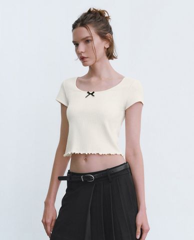  URBAN REVIVO - Áo croptop nữ cổ chữ U tay ngắn 