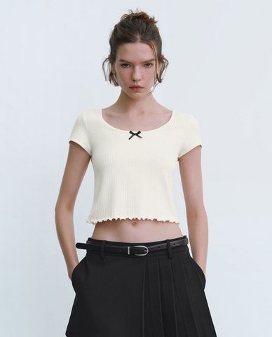  URBAN REVIVO - Áo croptop nữ cổ chữ U tay ngắn 
