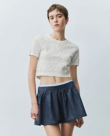  URBAN REVIVO - Áo croptop nữ cổ tròn tay ngắn cá tính 