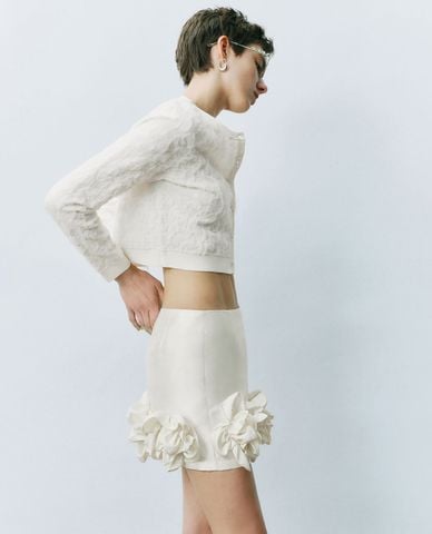  URBAN REVIVO - Áo khoác cardigan nữ phom croptop hiện đại 