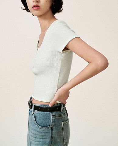  URBAN REVIVO - Áo dệt kim nữ cổ tròn tay ngắn phom croptop 