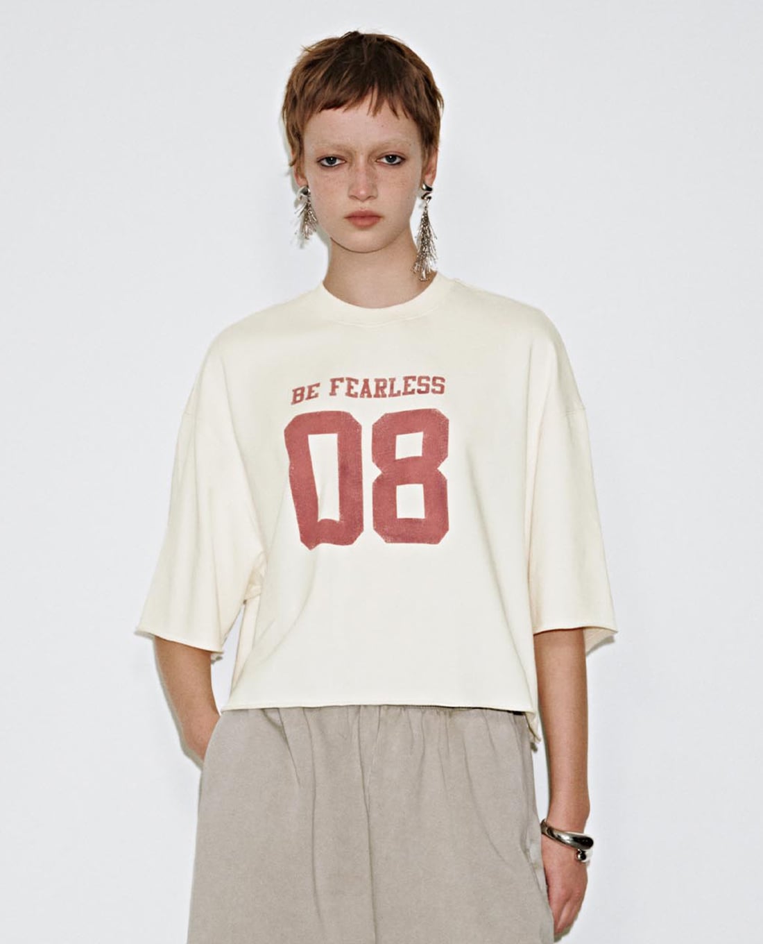 URBAN REVIVO - Áo thun nữ cổ tròn tay ngắn phom rộng