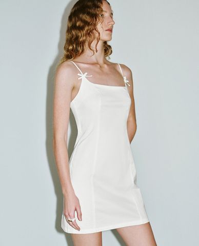  URBAN REVIVO - Đầm hai dây mini phom ôm Skater Cami 