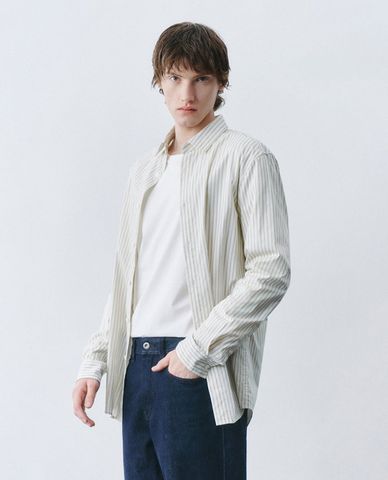  URBAN REVIVO - Áo sơ mi nam cổ bẻ tay dài kẻ sọc 