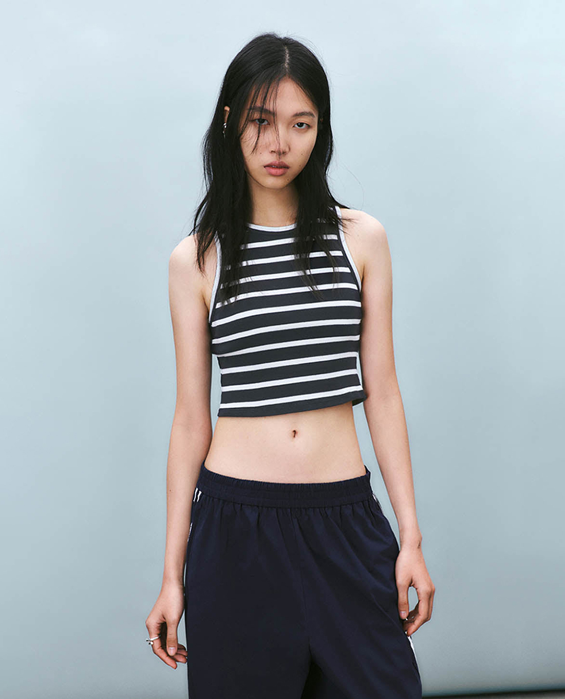 URBAN REVIVO - Áo croptop nữ cổ tròn phom ôm